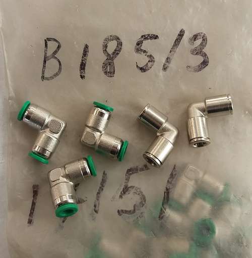 Фото товара "B185/3 Фитинг L-цанговый, 6х4 мм"