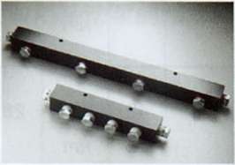 A-64 Гидравлический коллектор 700 бар, на 7 портов 3/8" NTP, 178 мм